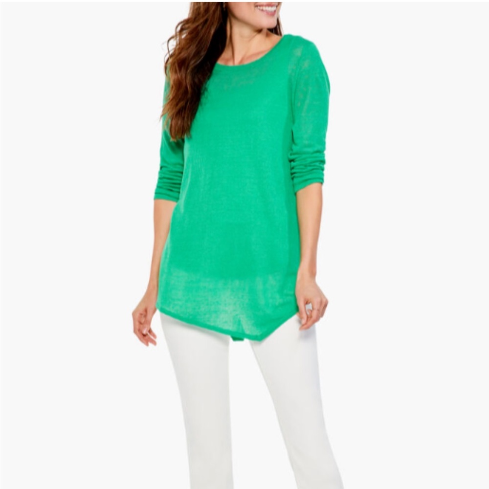 NWT Nic + Zoe featherweight angle sweater